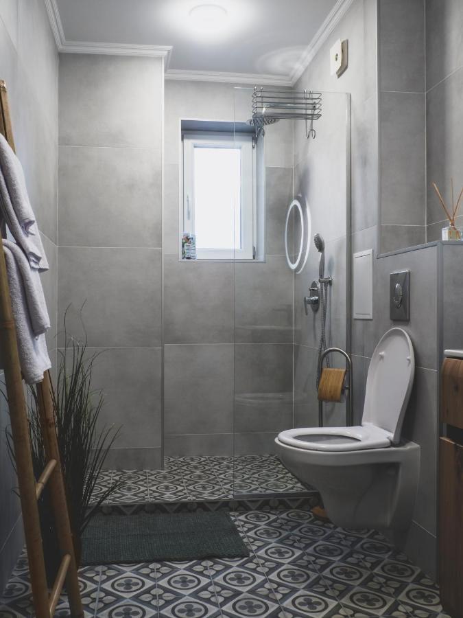 Stylish 1Bd - Free Private Garage Apartment Plovdiv Ngoại thất bức ảnh